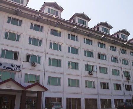 Hotel Pamposh Srīnagar Exteriér fotografie