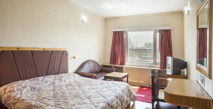 Hotel Pamposh Srīnagar Exteriér fotografie